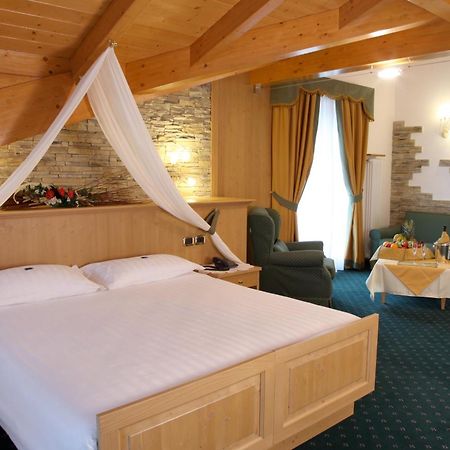 Hotel Gran Vacanze Rooms & Apartments Dimaro Eksteriør billede
