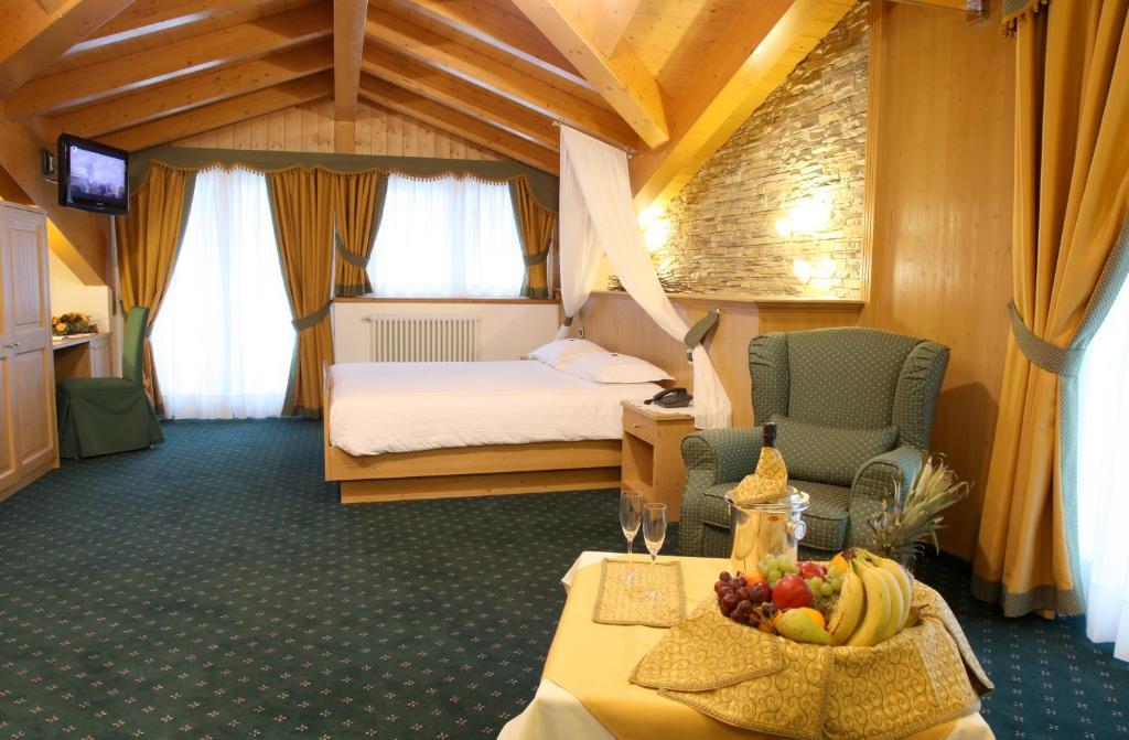 Hotel Gran Vacanze Rooms & Apartments Dimaro Eksteriør billede