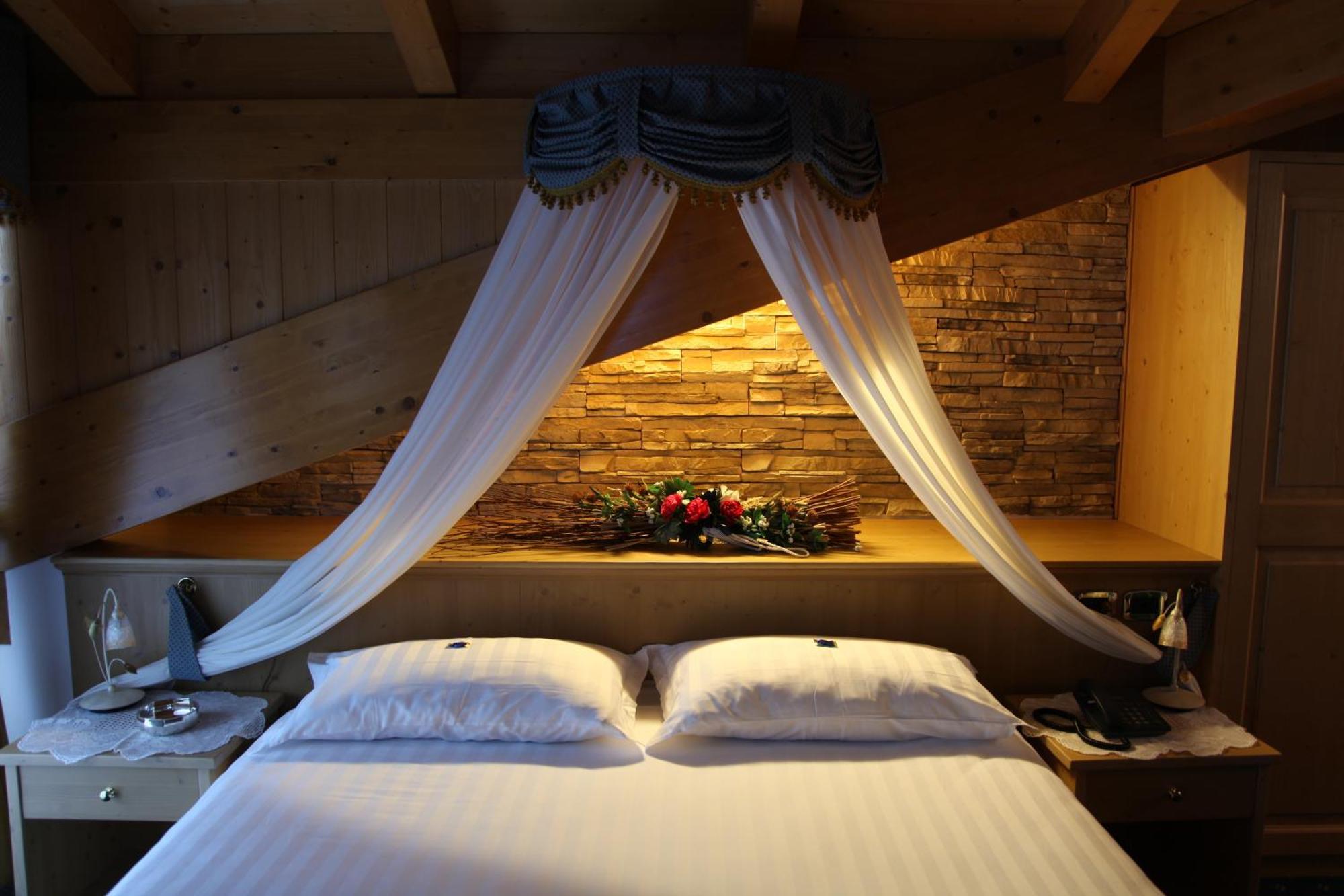 Hotel Gran Vacanze Rooms & Apartments Dimaro Eksteriør billede