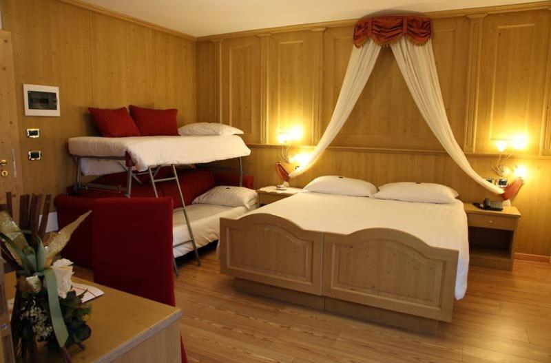 Hotel Gran Vacanze Rooms & Apartments Dimaro Værelse billede