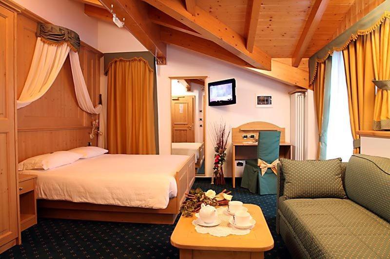 Hotel Gran Vacanze Rooms & Apartments Dimaro Værelse billede